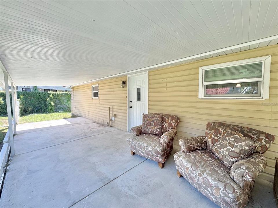 For Rent: $1,100 (1 beds, 1 baths, 740 Square Feet)