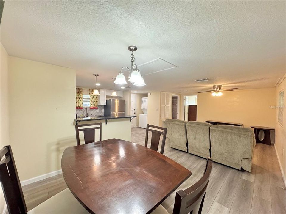 For Rent: $1,100 (1 beds, 1 baths, 740 Square Feet)