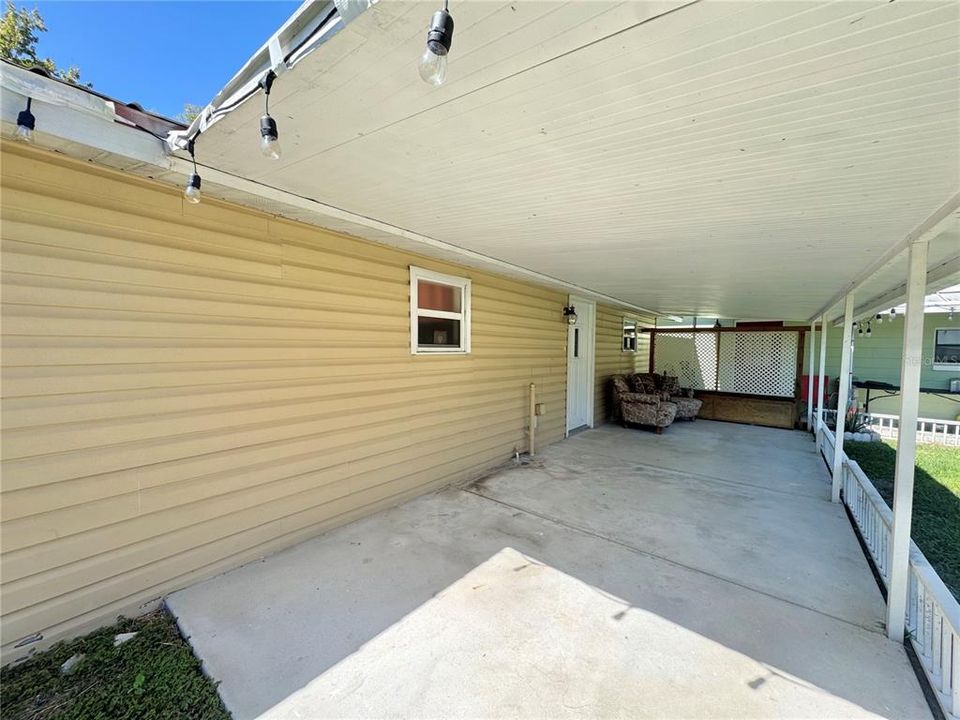 For Rent: $1,100 (1 beds, 1 baths, 740 Square Feet)