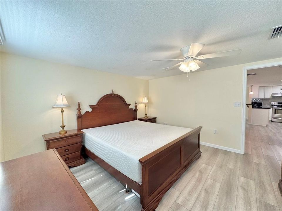 For Rent: $1,100 (1 beds, 1 baths, 740 Square Feet)