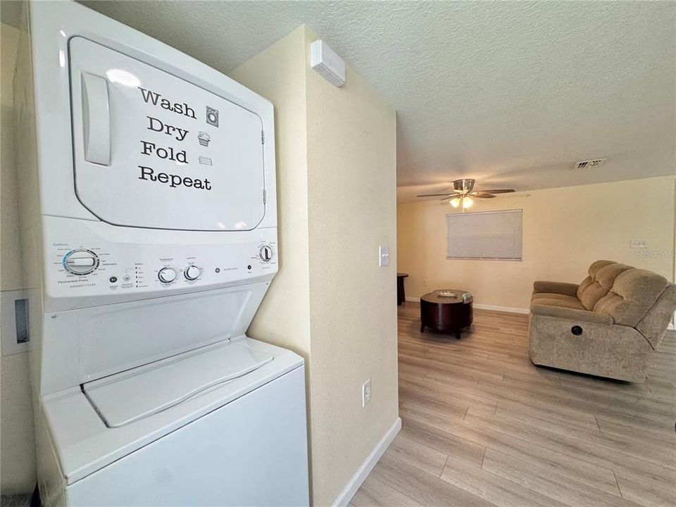 For Rent: $1,100 (1 beds, 1 baths, 740 Square Feet)