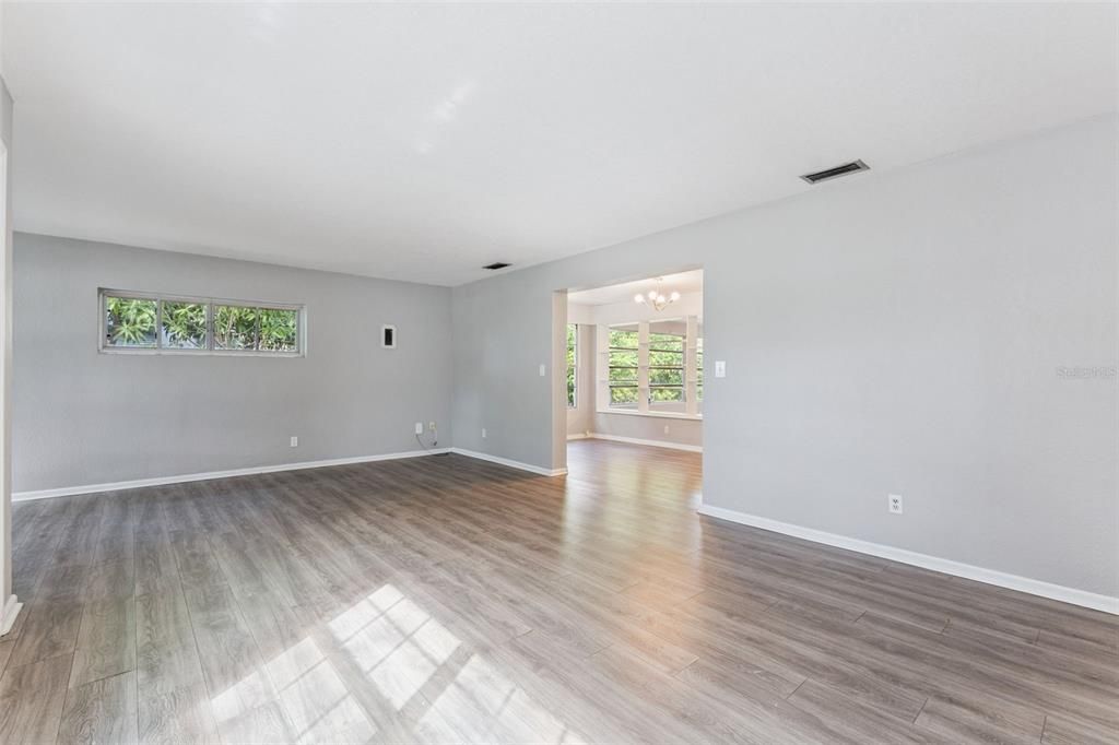 Activo con contrato: $499,900 (3 camas, 2 baños, 1785 Pies cuadrados)