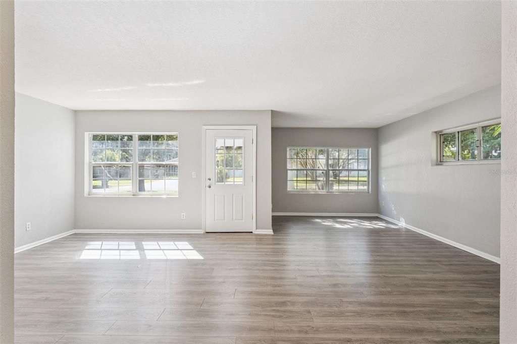 Activo con contrato: $499,900 (3 camas, 2 baños, 1785 Pies cuadrados)