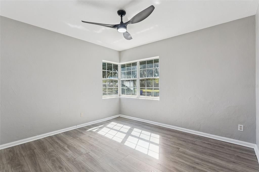 Activo con contrato: $499,900 (3 camas, 2 baños, 1785 Pies cuadrados)