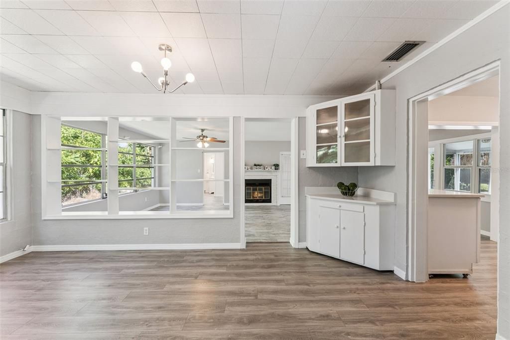 Activo con contrato: $499,900 (3 camas, 2 baños, 1785 Pies cuadrados)