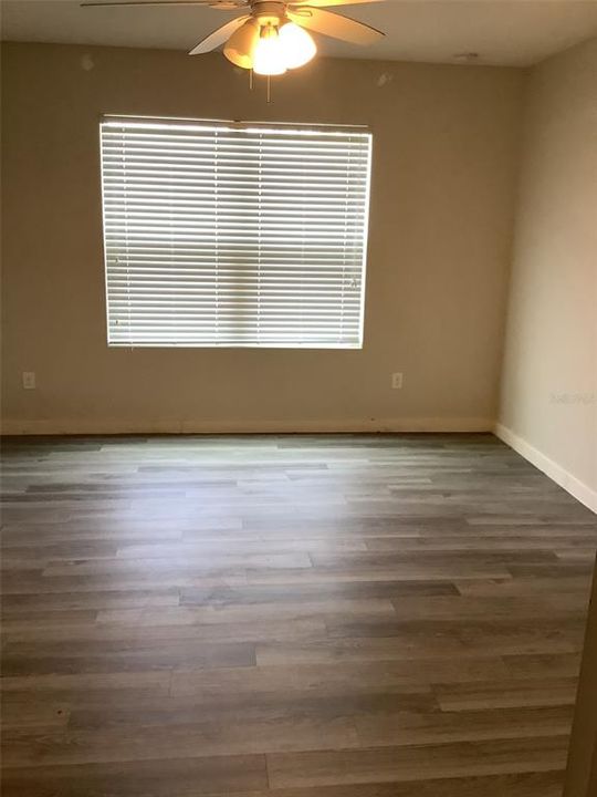 En Venta: $418,000 (5 camas, 3 baños, 2807 Pies cuadrados)