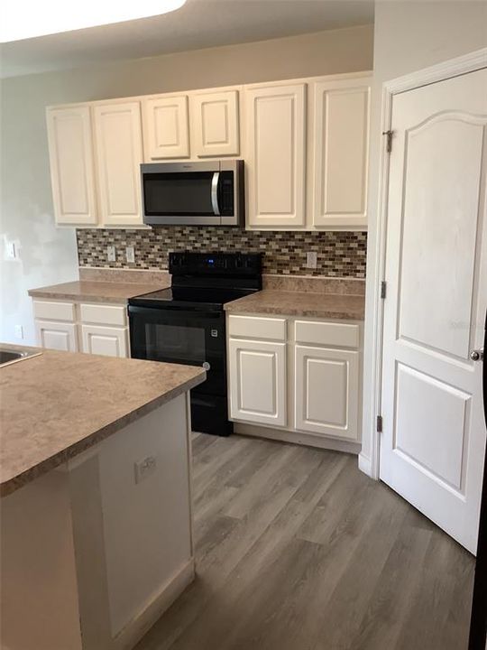 En Venta: $418,000 (5 camas, 3 baños, 2807 Pies cuadrados)