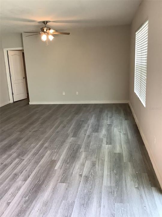 En Venta: $418,000 (5 camas, 3 baños, 2807 Pies cuadrados)