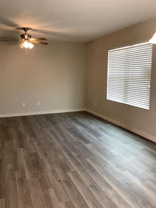 En Venta: $418,000 (5 camas, 3 baños, 2807 Pies cuadrados)