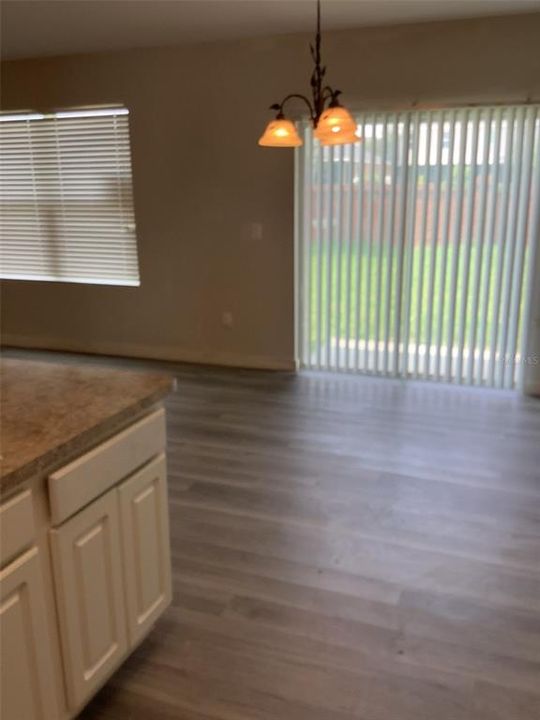 En Venta: $418,000 (5 camas, 3 baños, 2807 Pies cuadrados)