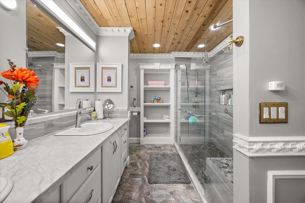 For Sale: $750,000 (4 beds, 3 baths, 3014 Square Feet)