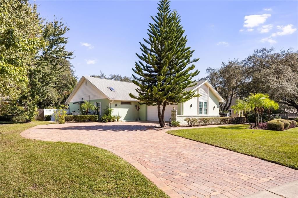 For Sale: $750,000 (4 beds, 3 baths, 3014 Square Feet)