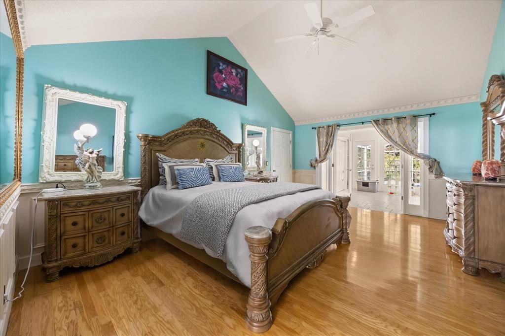 For Sale: $750,000 (4 beds, 3 baths, 3014 Square Feet)