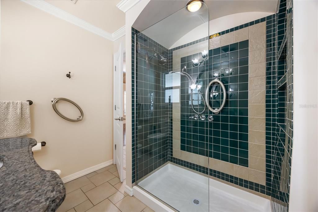 For Sale: $750,000 (4 beds, 3 baths, 3014 Square Feet)