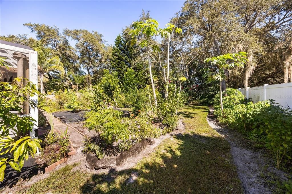 For Sale: $750,000 (4 beds, 3 baths, 3014 Square Feet)