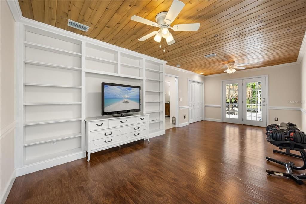 For Sale: $750,000 (4 beds, 3 baths, 3014 Square Feet)