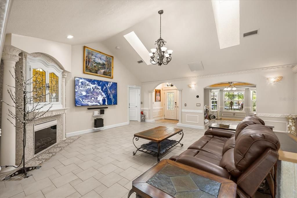 For Sale: $750,000 (4 beds, 3 baths, 3014 Square Feet)