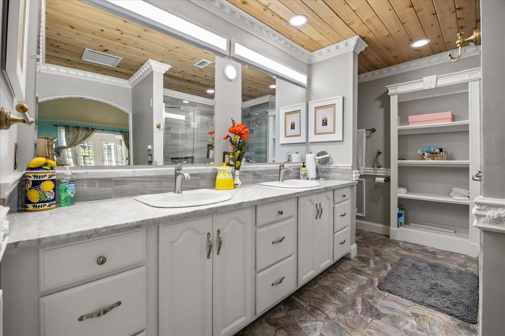 For Sale: $750,000 (4 beds, 3 baths, 3014 Square Feet)