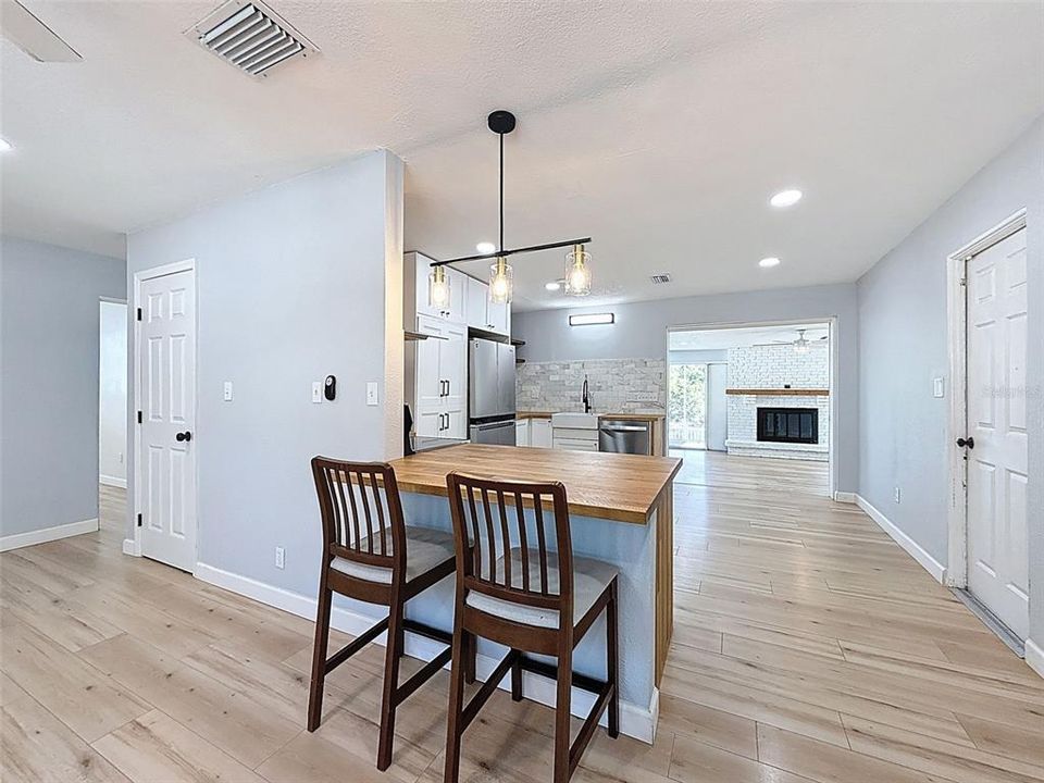 For Sale: $409,000 (3 beds, 2 baths, 1536 Square Feet)