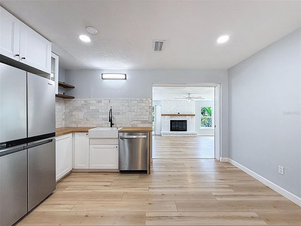 For Sale: $409,000 (3 beds, 2 baths, 1536 Square Feet)