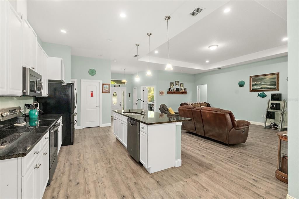 For Sale: $379,000 (4 beds, 2 baths, 2158 Square Feet)