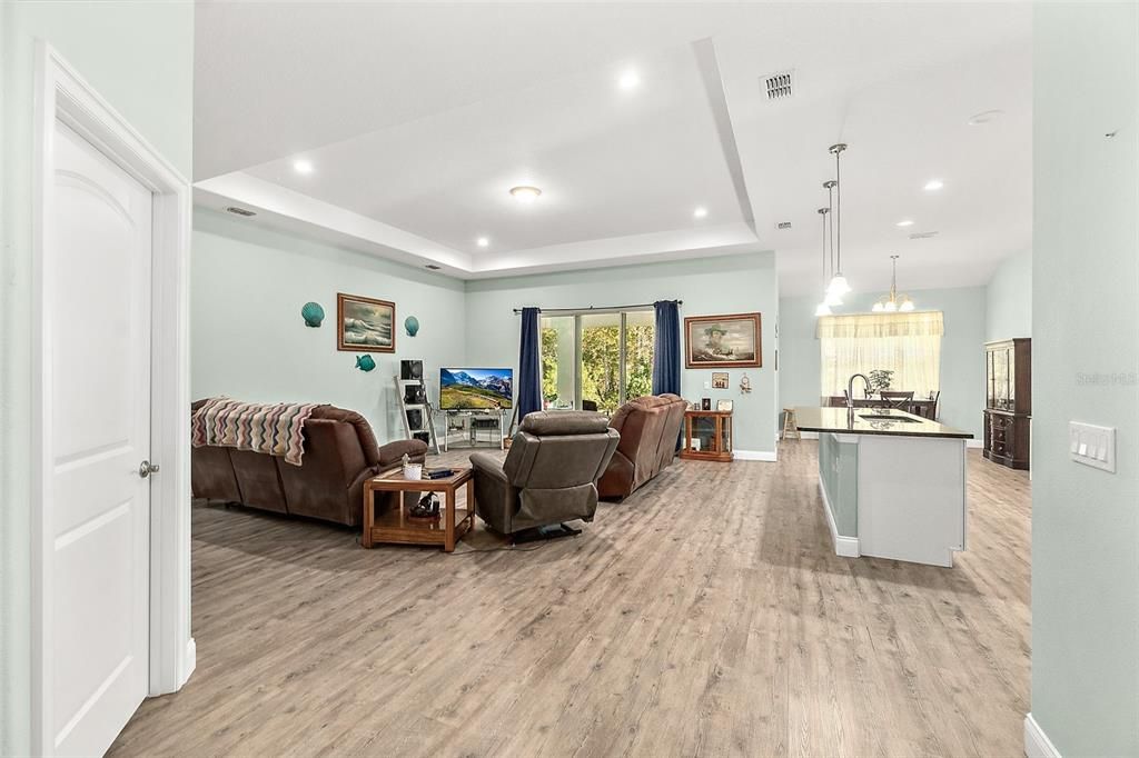 For Sale: $379,000 (4 beds, 2 baths, 2158 Square Feet)