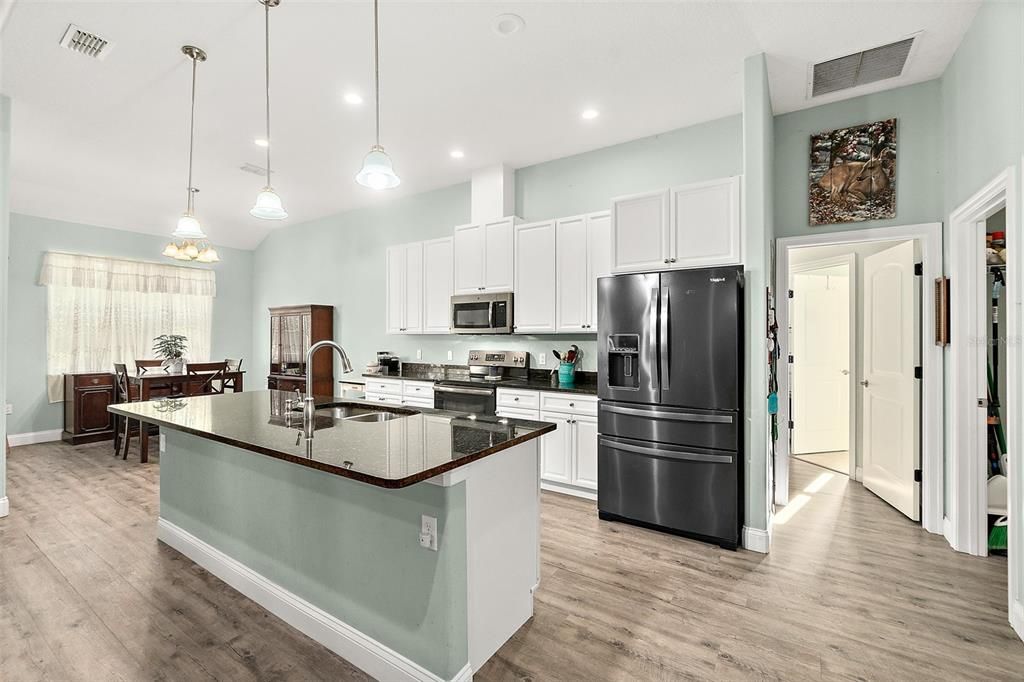 For Sale: $379,000 (4 beds, 2 baths, 2158 Square Feet)