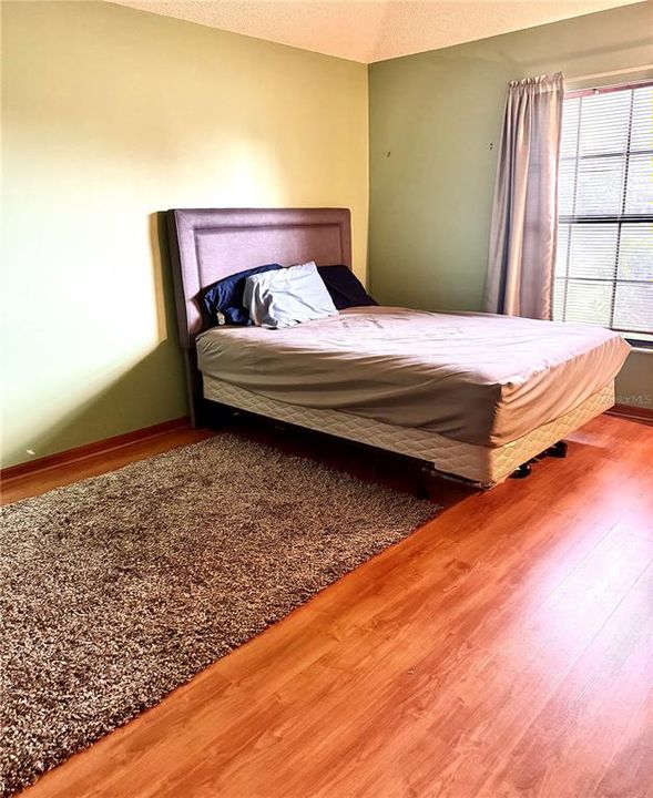 На продажу: $330,000 (4 спален, 2 ванн, 1810 Квадратных фут)