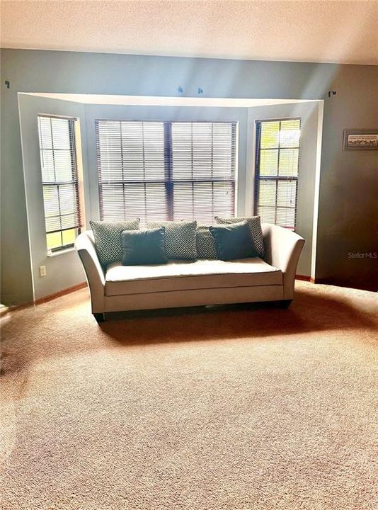 На продажу: $330,000 (4 спален, 2 ванн, 1810 Квадратных фут)