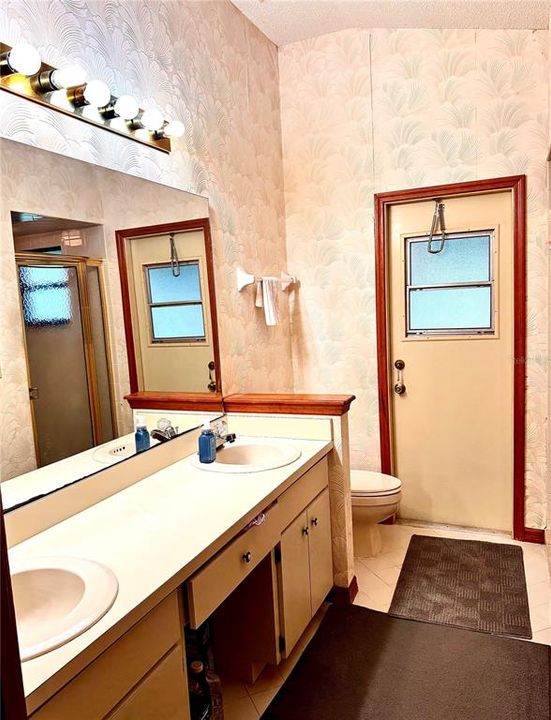 На продажу: $330,000 (4 спален, 2 ванн, 1810 Квадратных фут)