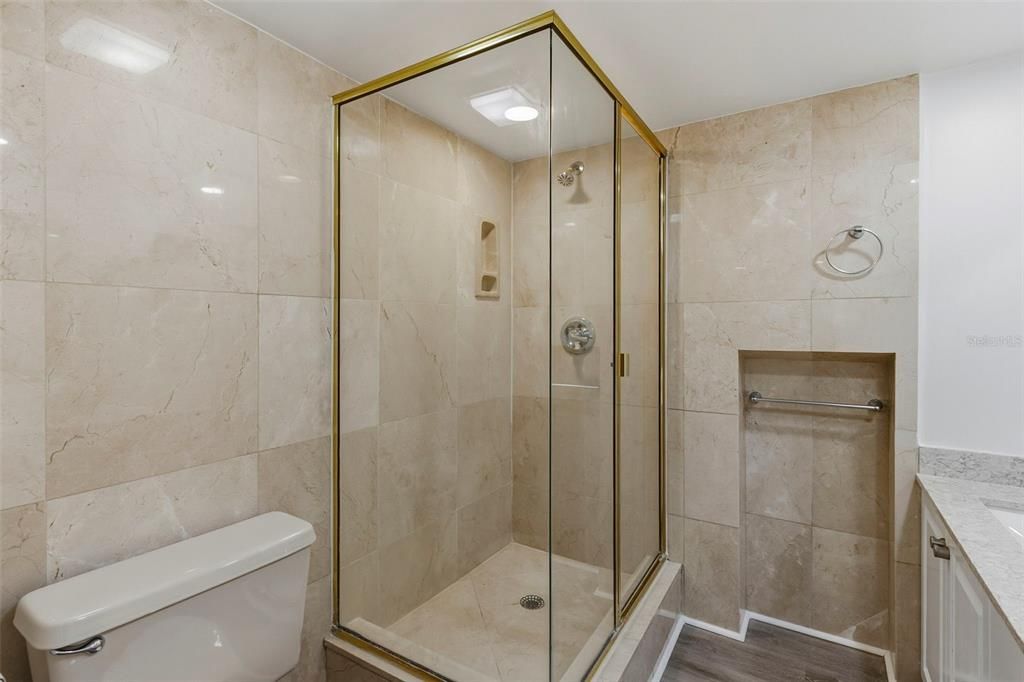 Под контрактом: $295,000 (2 спален, 2 ванн, 1236 Квадратных фут)