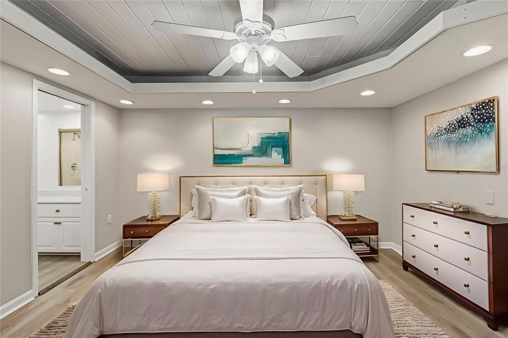 Под контрактом: $295,000 (2 спален, 2 ванн, 1236 Квадратных фут)