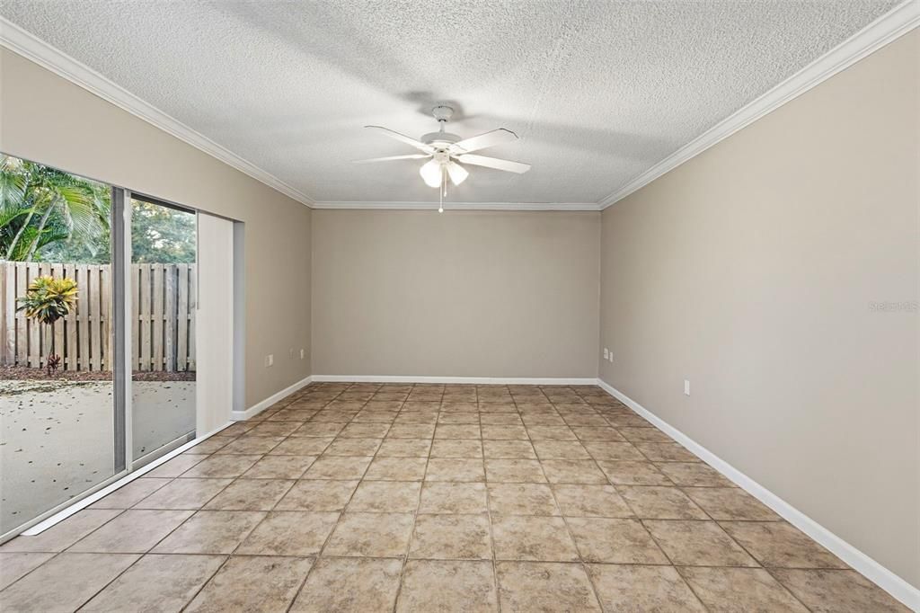 Под контрактом: $295,000 (2 спален, 2 ванн, 1236 Квадратных фут)