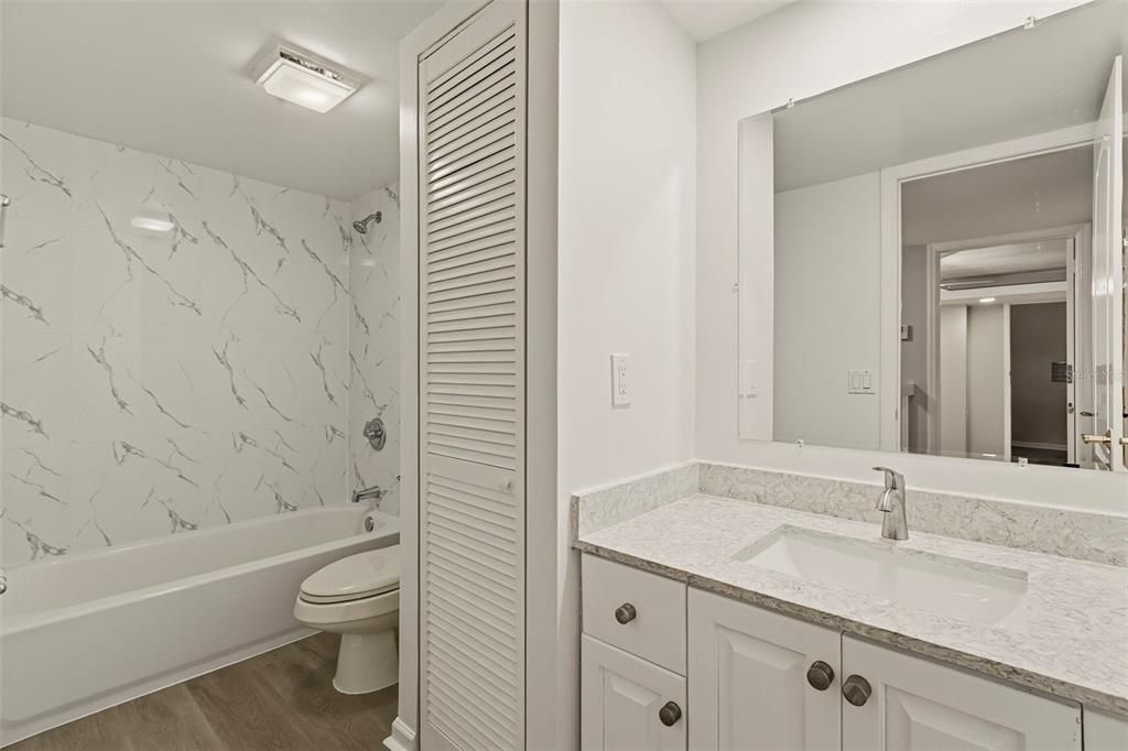 Под контрактом: $295,000 (2 спален, 2 ванн, 1236 Квадратных фут)