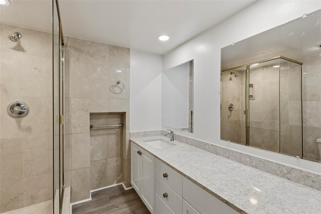 Под контрактом: $295,000 (2 спален, 2 ванн, 1236 Квадратных фут)