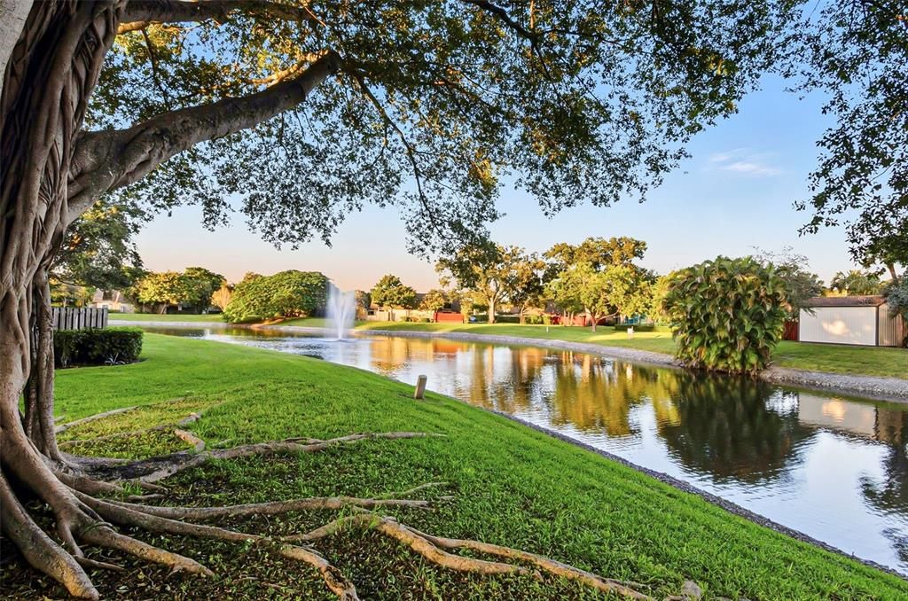 Под контрактом: $295,000 (2 спален, 2 ванн, 1236 Квадратных фут)