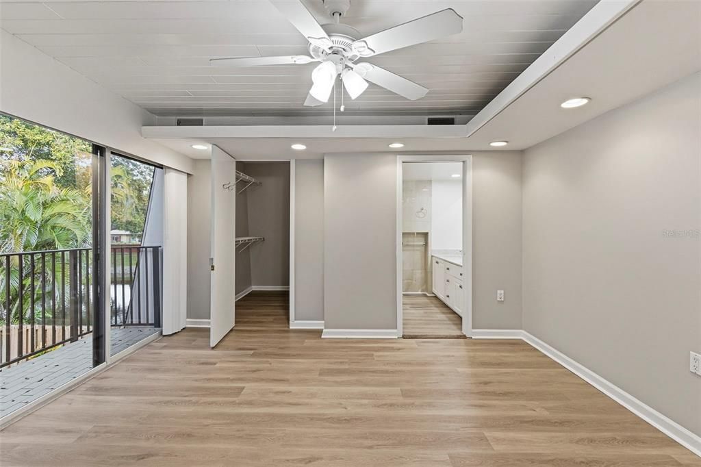 Под контрактом: $295,000 (2 спален, 2 ванн, 1236 Квадратных фут)