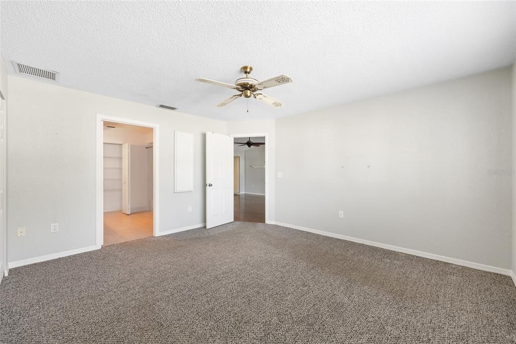 Под контрактом: $199,500 (3 спален, 2 ванн, 1637 Квадратных фут)