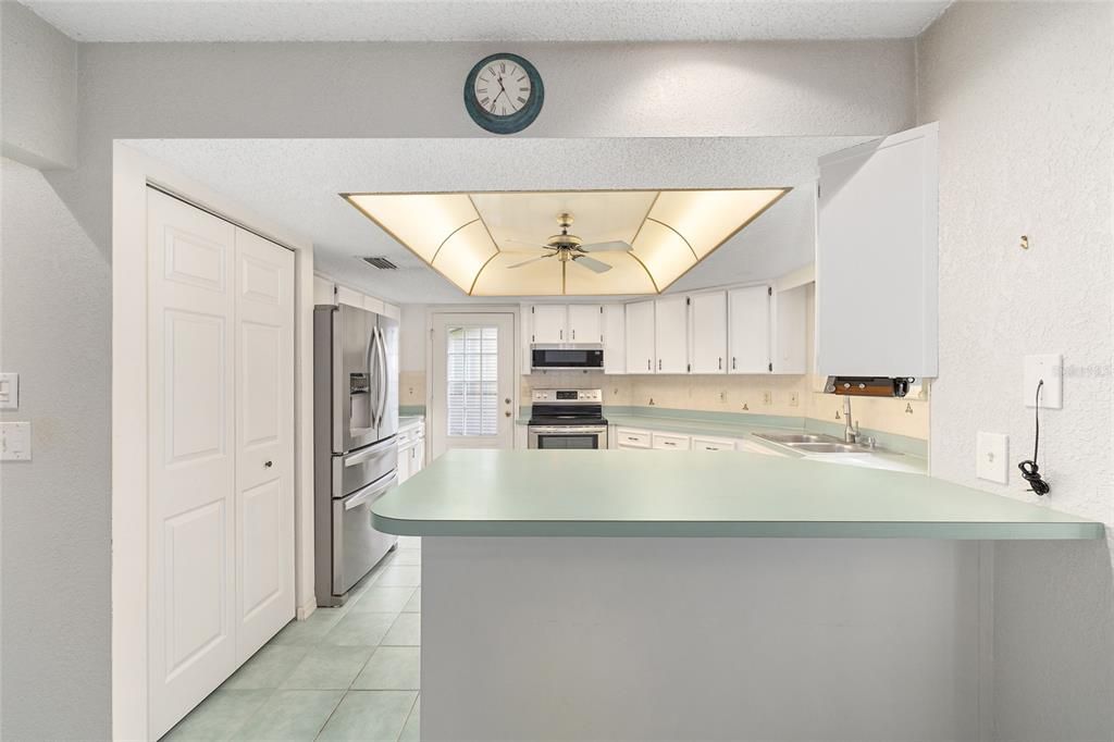 Под контрактом: $199,500 (3 спален, 2 ванн, 1637 Квадратных фут)