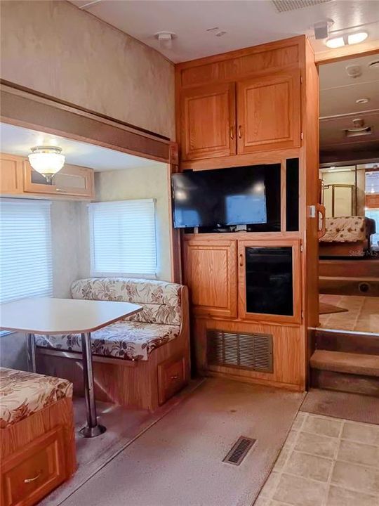 For Sale: $69,800 (1 beds, 1 baths, 425 Square Feet)