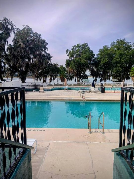 For Sale: $69,800 (1 beds, 1 baths, 425 Square Feet)