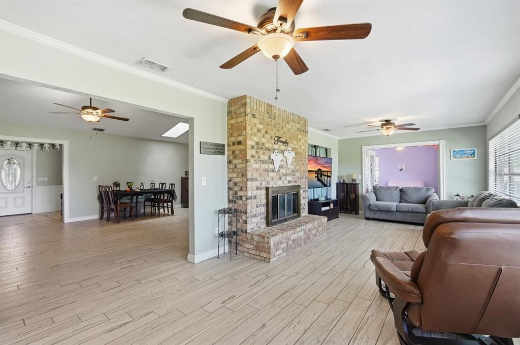 待售: $487,000 (3 贝兹, 2 浴室, 2114 平方英尺)