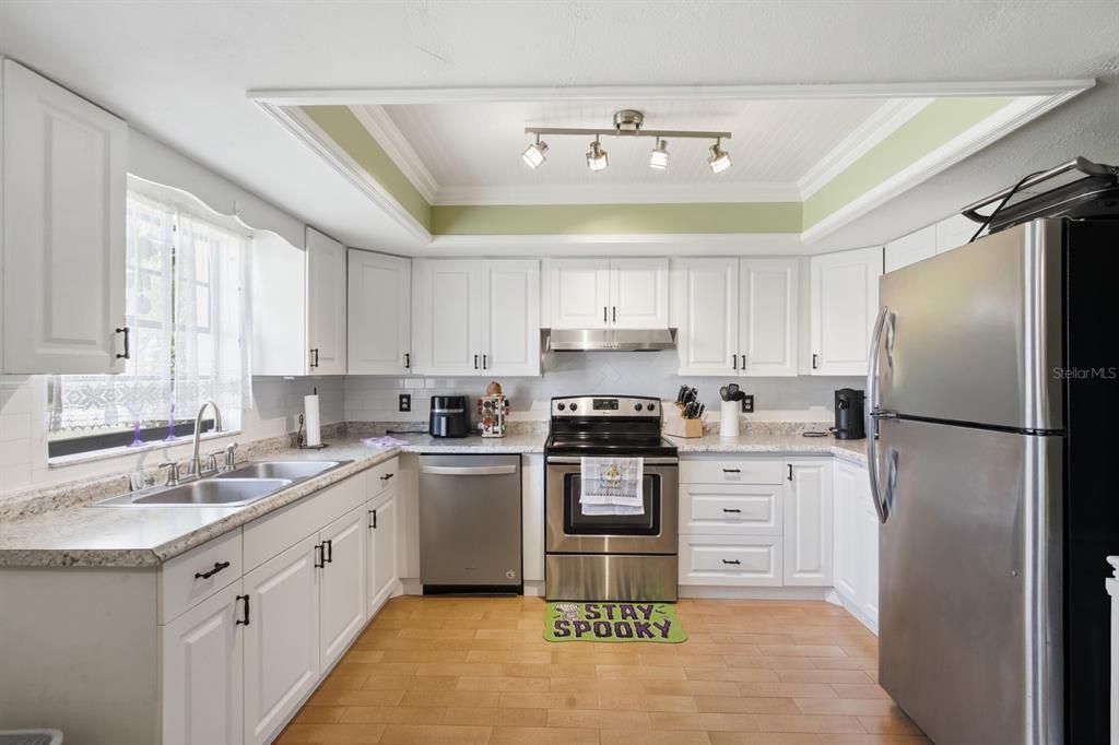 待售: $487,000 (3 贝兹, 2 浴室, 2114 平方英尺)