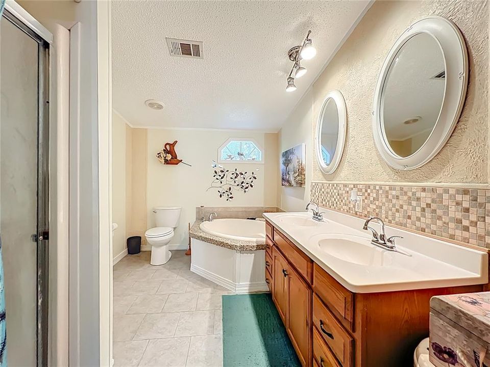 待售: $283,000 (3 贝兹, 2 浴室, 1620 平方英尺)