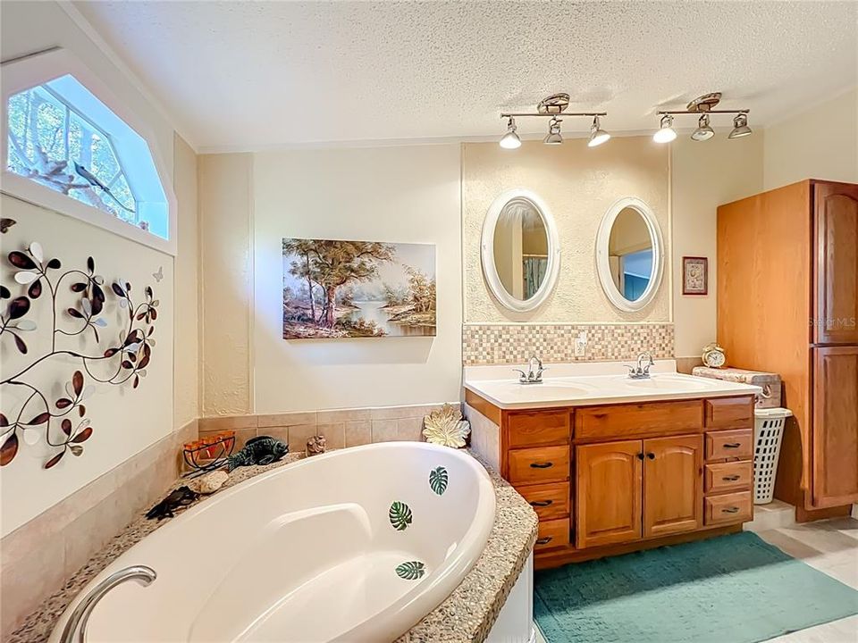 待售: $283,000 (3 贝兹, 2 浴室, 1620 平方英尺)