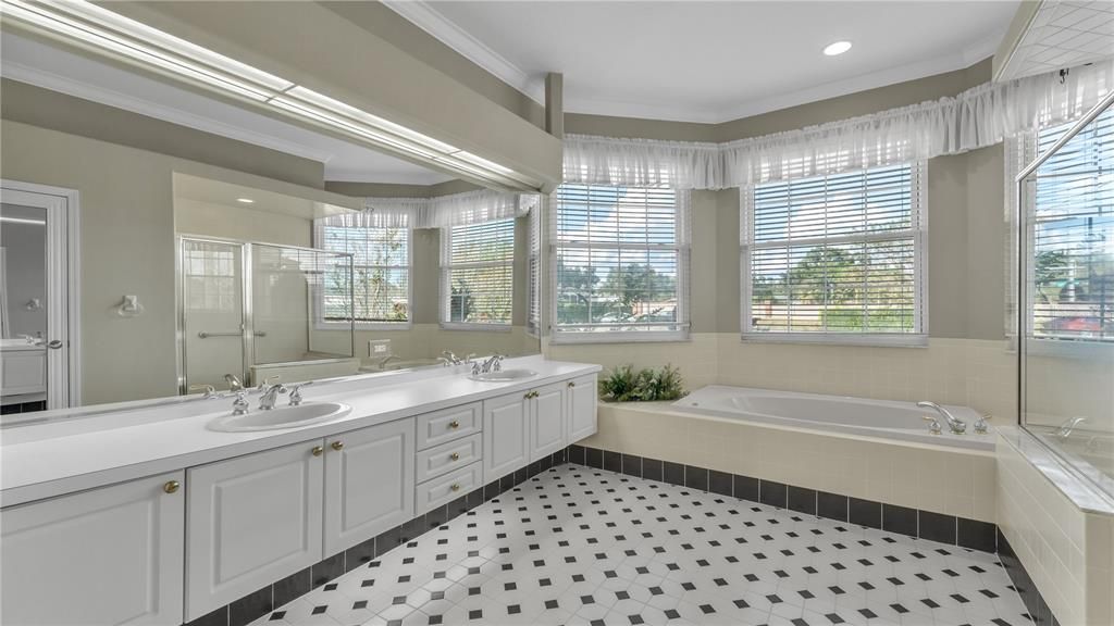 Active With Contract: $575,000 (4 beds, 3 baths, 2664 Square Feet)