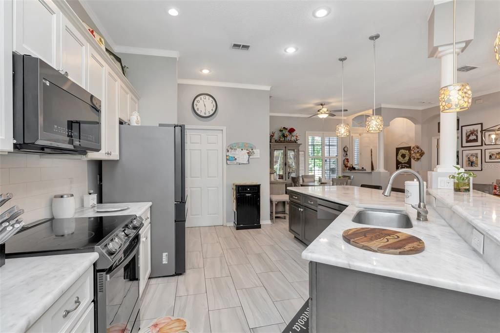 En Venta: $515,000 (5 camas, 3 baños, 2530 Pies cuadrados)