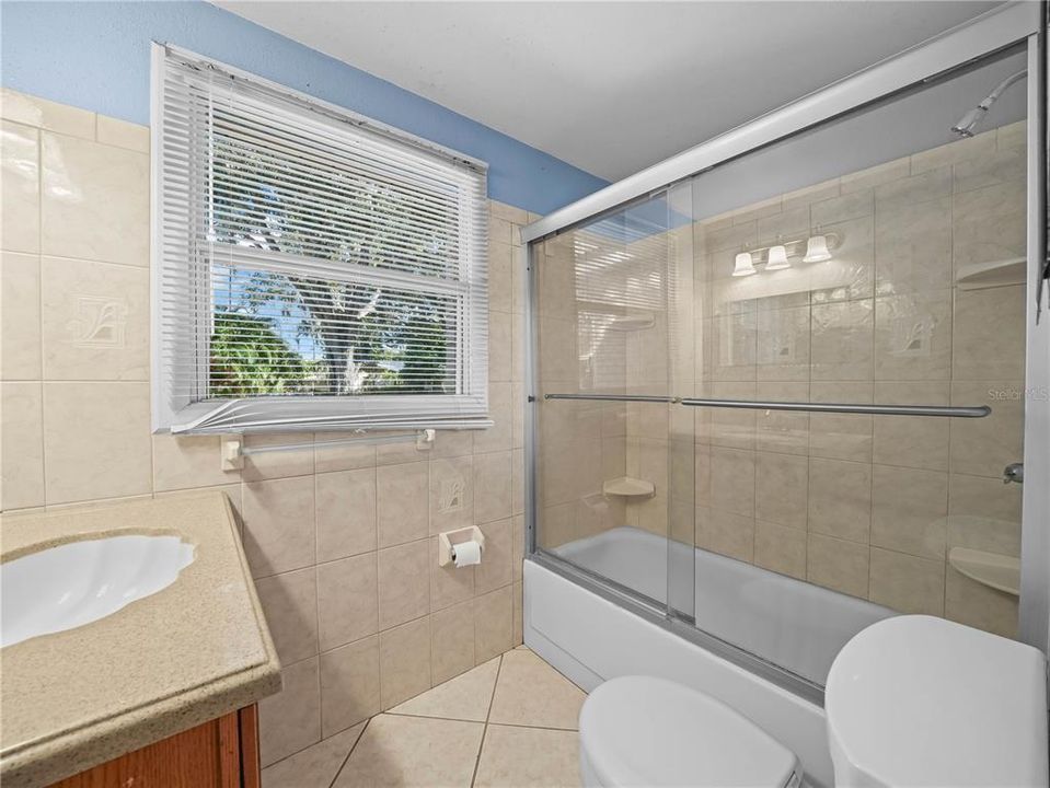 待售: $229,000 (3 贝兹, 1 浴室, 1342 平方英尺)