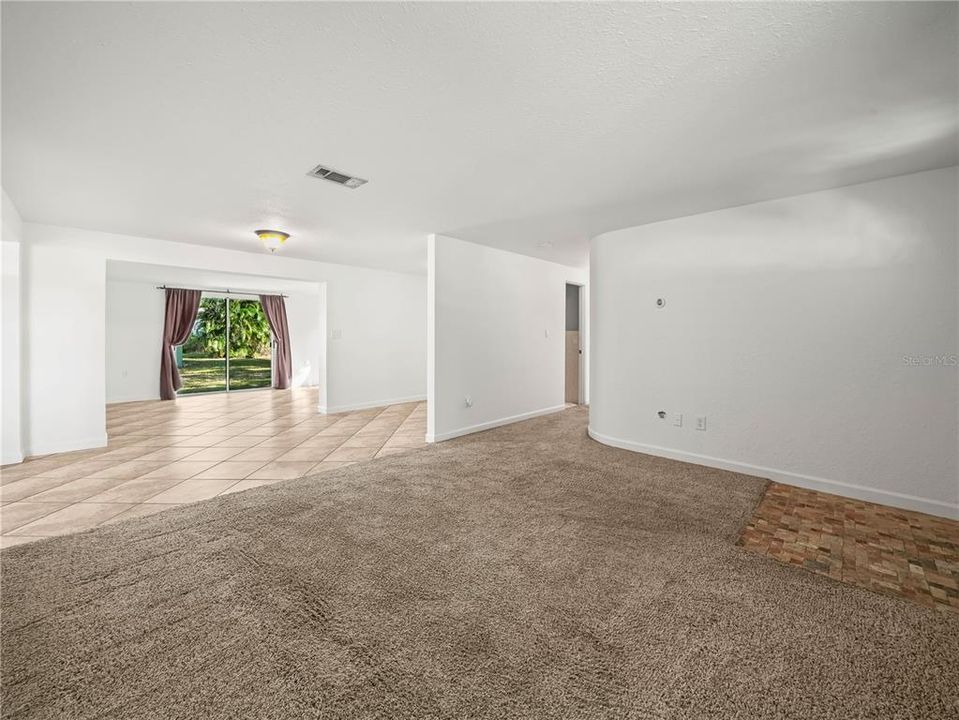 待售: $229,000 (3 贝兹, 1 浴室, 1342 平方英尺)