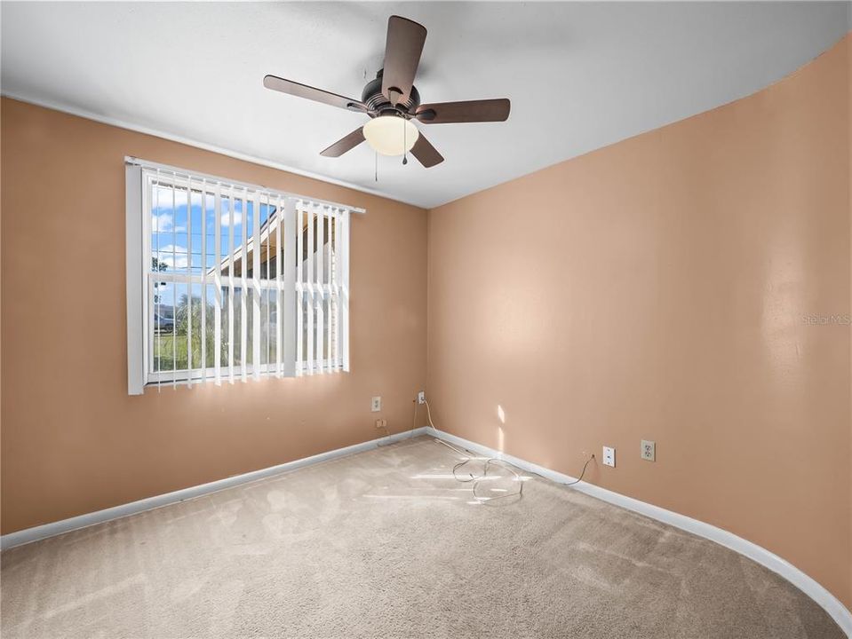 待售: $229,000 (3 贝兹, 1 浴室, 1342 平方英尺)